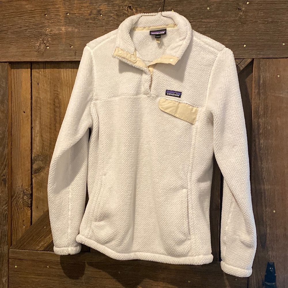 Patagonia cream xl jacket 1/4 snap